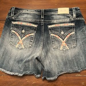 Miss Me size 34 denim shorts in very good condition